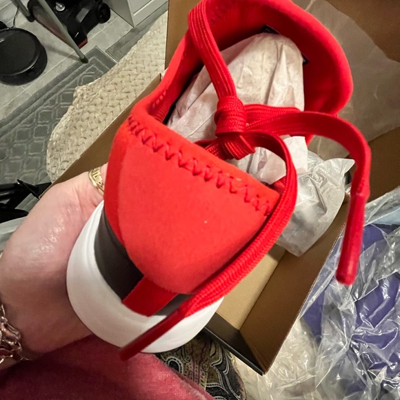 𝓝𝓘𝓑 𝓼𝓔𝓐𝓓𝓞𝓞 𝓡𝓮𝓭 𝓦𝓪𝓽𝓮𝓻 𝓼𝓱𝓸𝓮𝓼 - Picture 4 of 6